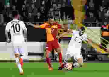 Akhisarspor - Galatasaray maçından kareler