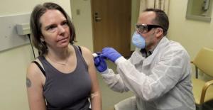 İlk Koronavirüs Aşısı Yapılan Jennifer Haller Aşının Etkilerini Anlattı