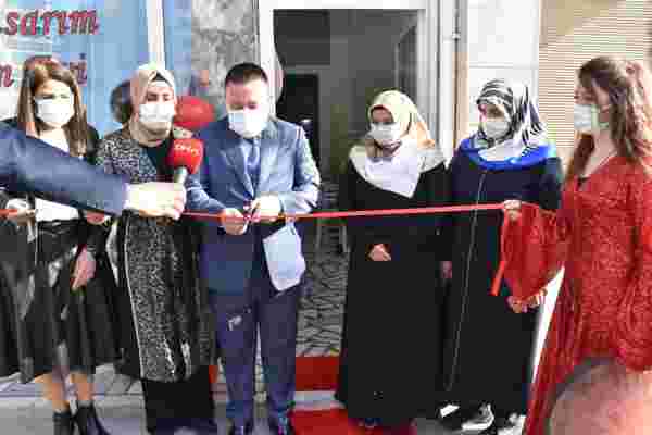 Diyarbakır’da iki ev kadını mesleki eğitim alarak dikimevi açtı #5
