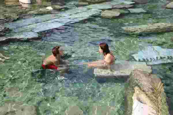 Pamukkale de kış ortasında antik havuzda yüzme keyfi #7