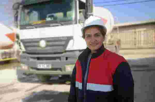 Bursa’da 12 tonluk beton mikseri kullanan kadın görenleri şaşırtıyor #2