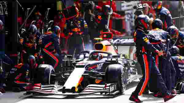 Formula 1 pit stop