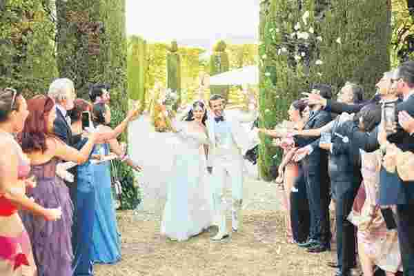 Özge Gürel-Serkan Çayoğlu çiftinin İtalya'daki düğünlerinden ilk görüntüler - Resim : 2