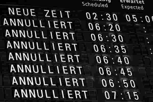 Almanya'da pilotlar 3 günlük greve gitti: Eurowings uçuşları iptal etti - 1