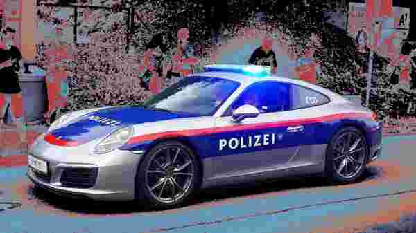 porsche polis arabası