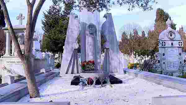 Hrant Dink mezarı başında anıldı