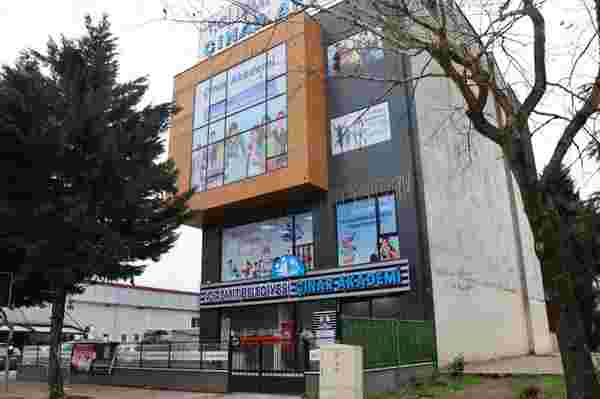 İzmit Çınar Akademi mezunları üniversiteli oldu

