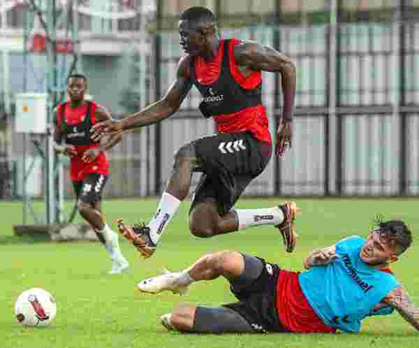 Samsunspor’da 24 oyuncu gitti, 5 oyuncu kendine kulüp arıyor
