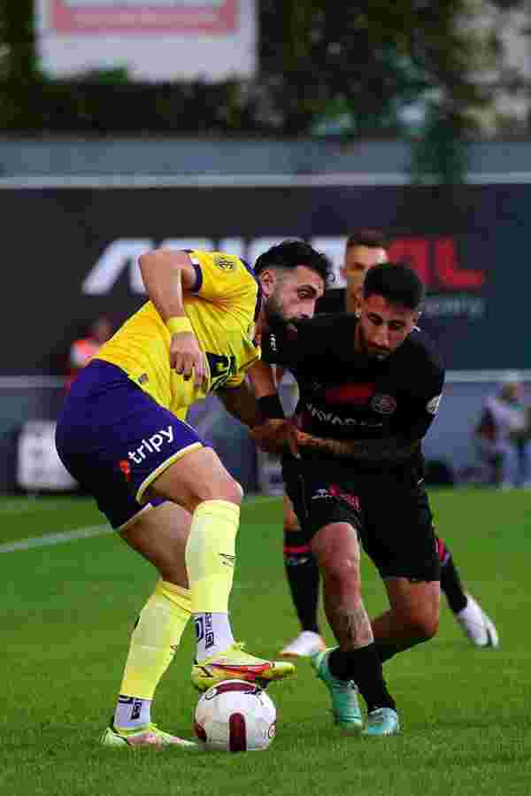 Trendyol Süper Lig: Fatih Karagümrük: 1 - MKE Ankaragücü:0 (İlk yarı)
