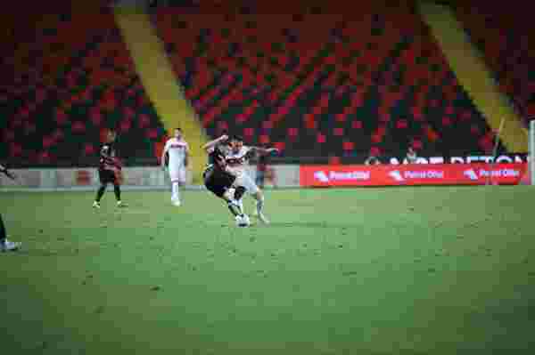 Trendyol Süper Lig: Gaziantep FK: 0 - Sivasspor: 2 (İlk yarı)
