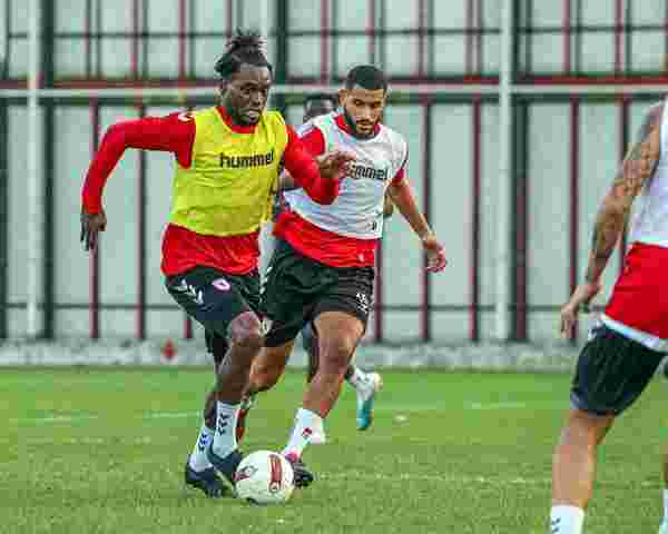 31 futbolcu ile yollarını ayıran Samsunspor, 14 yeni transfer yaptı
